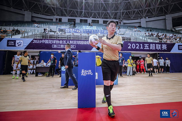 雄鹿终结3连败送黄蜂10连败 猛龙送火箭3连败